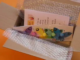 Emballage soigné d'un mobile artisanal pour envoi sécurisé