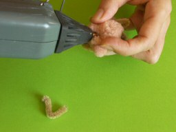 Encoller la patte arrière