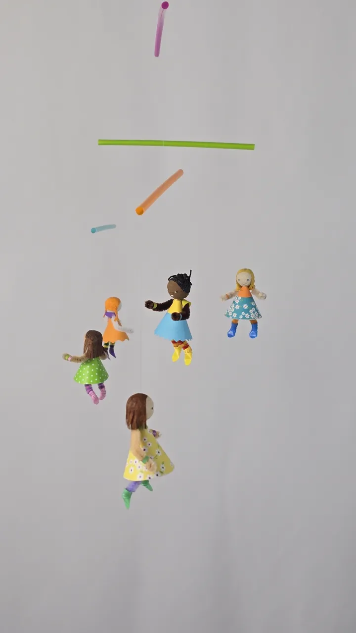 Mobile de petites coquettes - vue d'ensemble suspendu