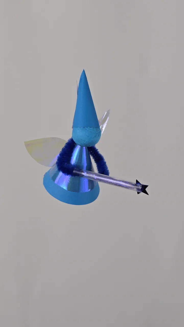 Mobile de fées - détail des ailes et de la robe