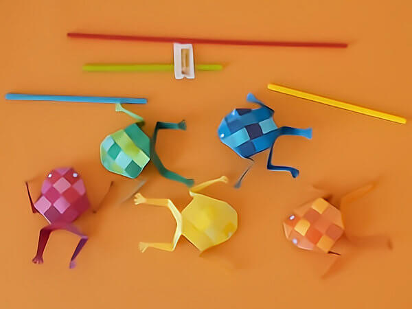 Mobile Rainettes en Fête, grenouilles pour chambre d'enfant